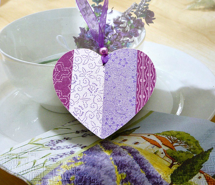 romantické srdíčko menší lila proužky