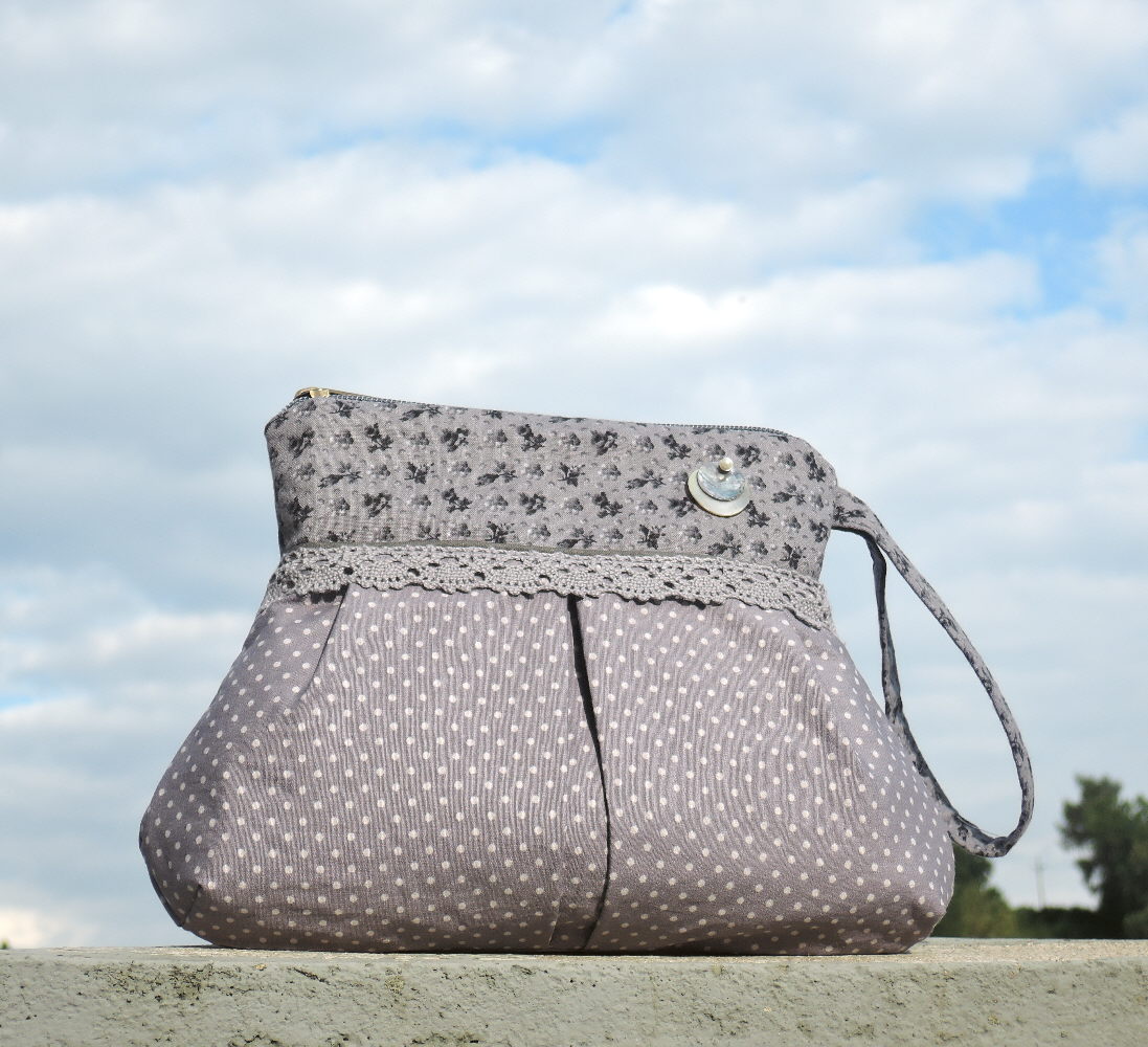 Kosmetická taštička "Bouřkové mraky nad Thornfieldem"