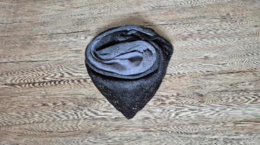 Háčkovaný šátek Mech