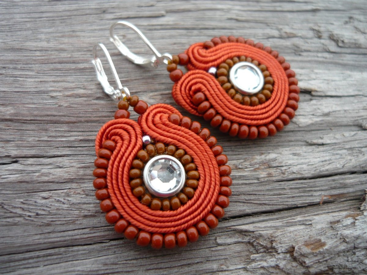 Soutache náušnice Mini Skořice