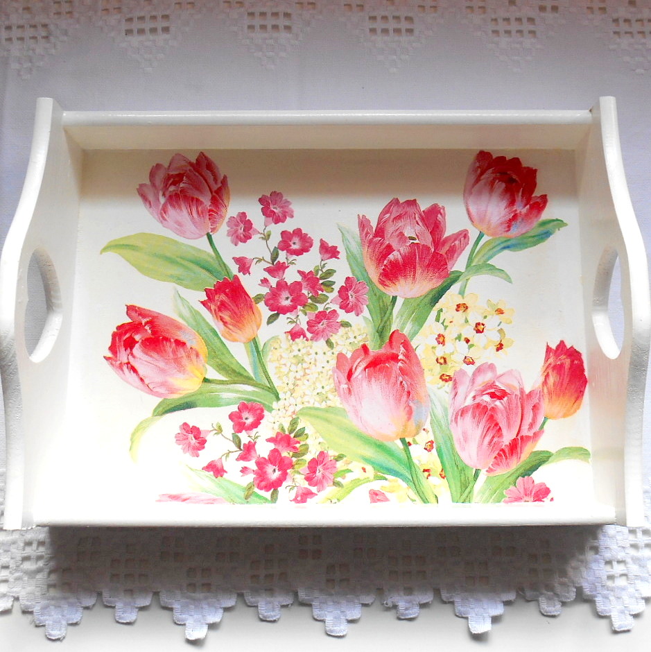Podnos s tulipány