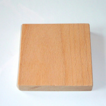 Dřevěná destička cca. 5 x 5 x 2 cm