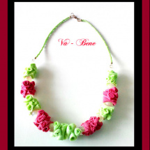 Náhrdelník textilní, růžovo-zelené barvy