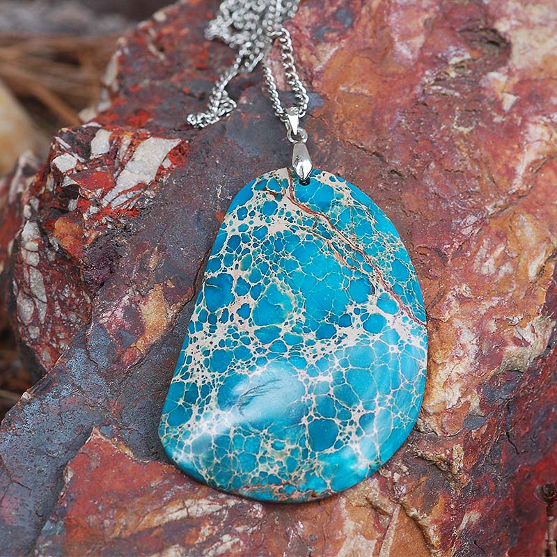 Náhrdelník s velkým variscitem