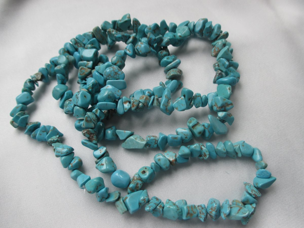 Tyrkenit howlit - 90 cm