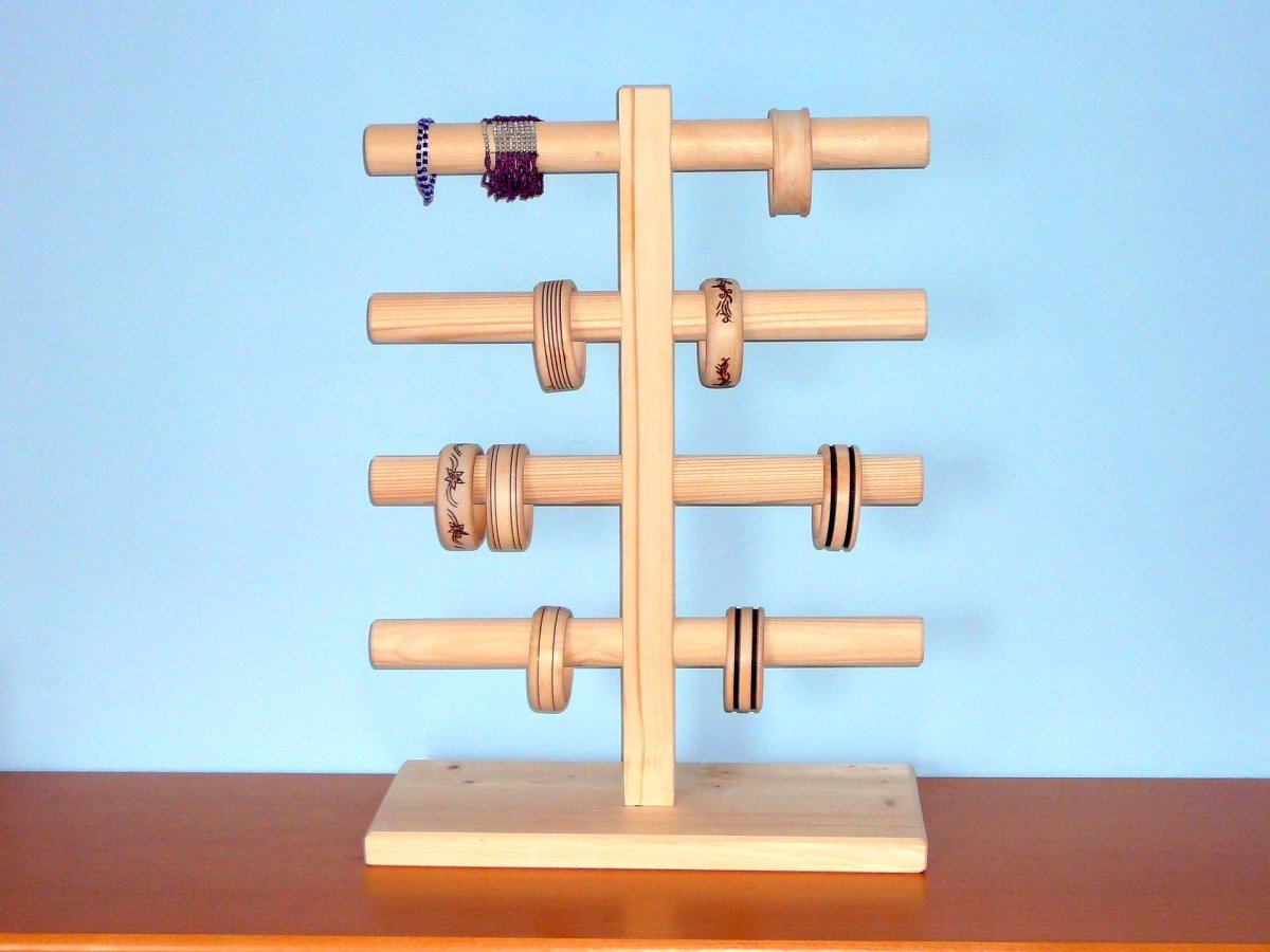 Čtyřpatrový stojan A - smrk