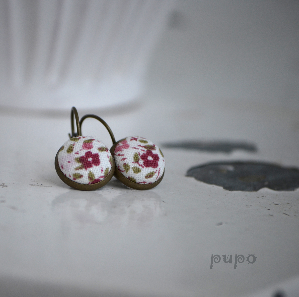 Květované buttonkové