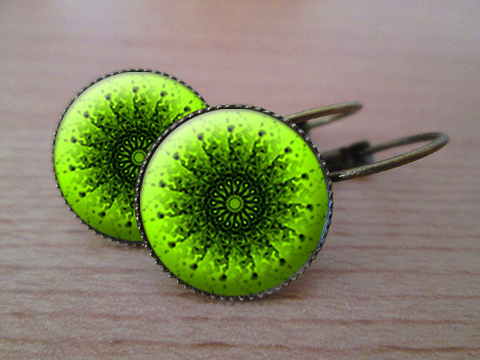 VINTAGE VISACÍ NÁUŠNICE - V limetkovém víru