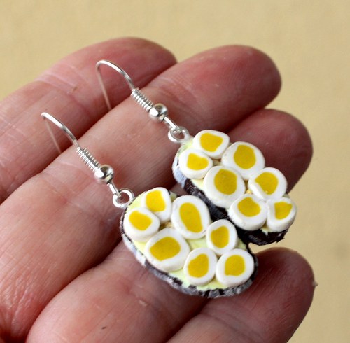 svačinka .. chleba s vajíčky ..