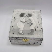 Dřevěná krabička - 4 přihrádky - První pusa