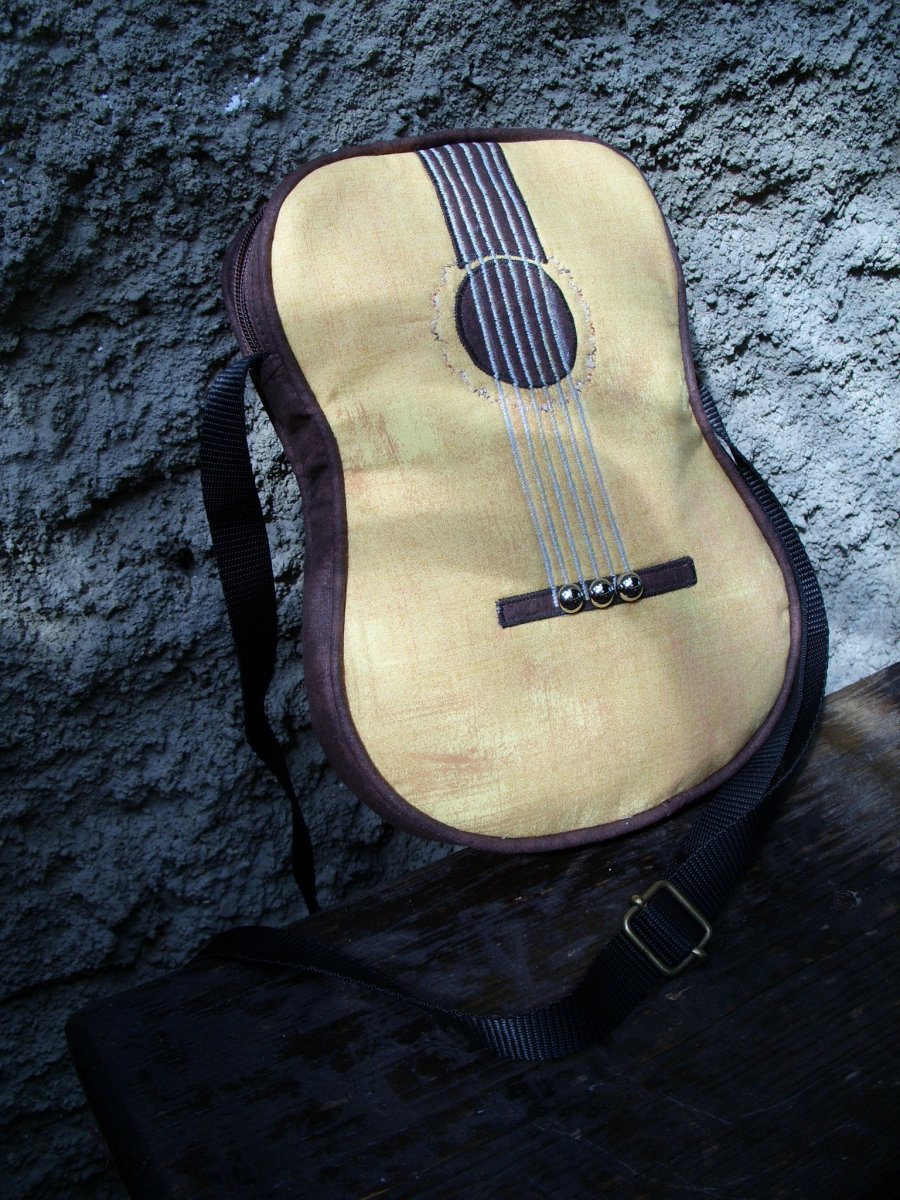 Kabelka - kytara menší
