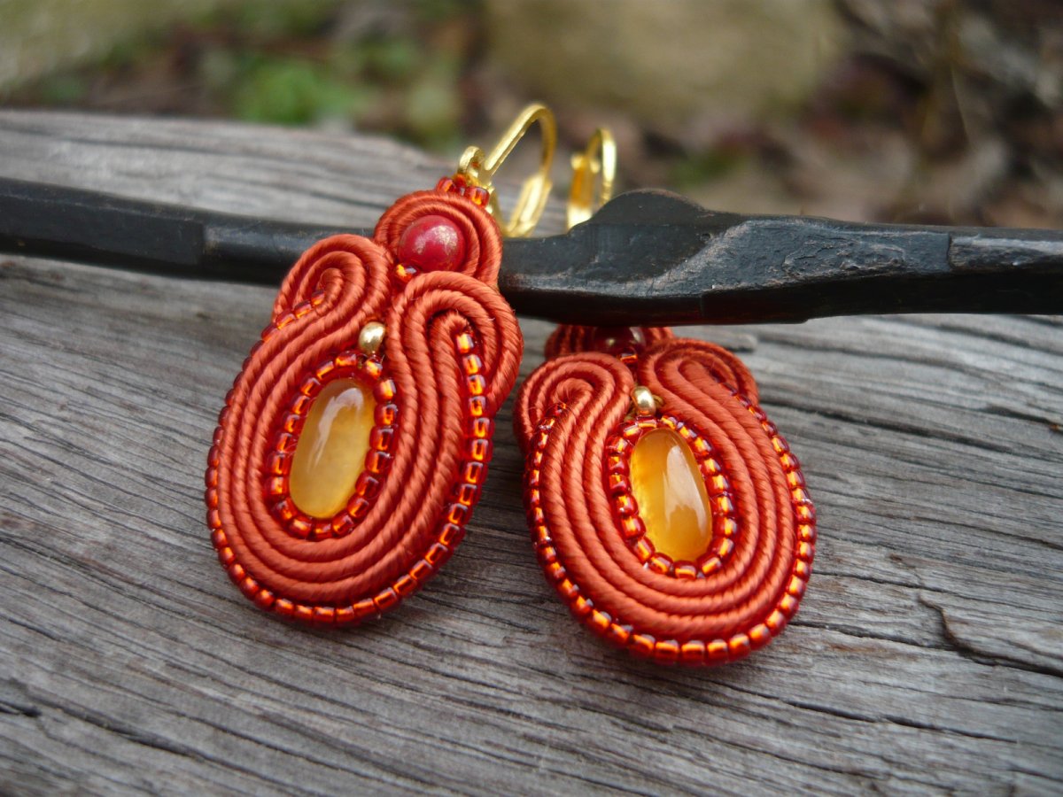 Soutache náušnice Mini Achát se skořicí
