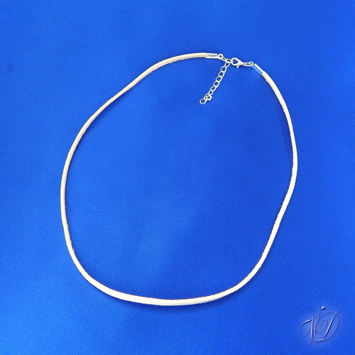 Šňůrka na přívěsek - semiš - smetanová (č.18)