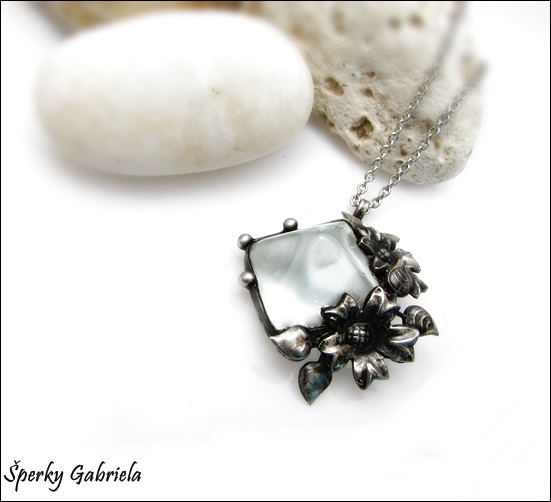 Náhrdelník - u studánky