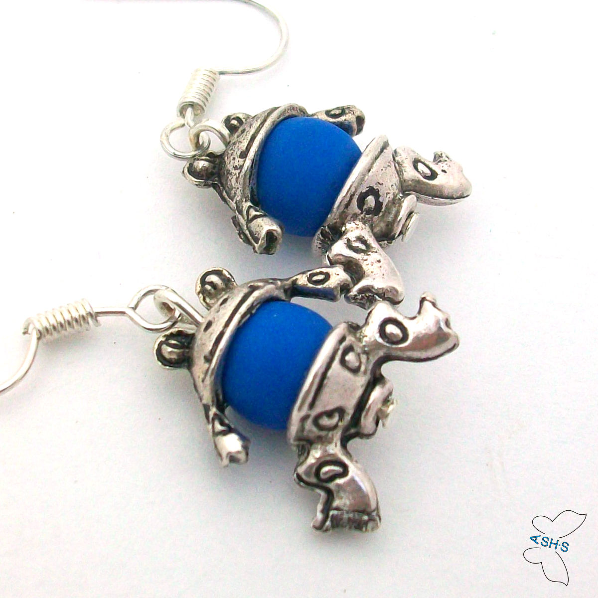 Neonově modré žabky