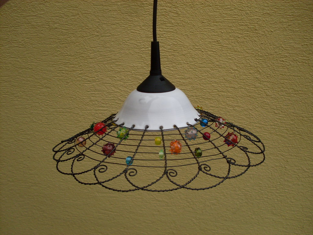 Lustr-od každé barvy trošku...